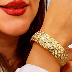 النگو-تکپوش-نقره-آبکاری-طلا-دو-سانتی-زمینه-تراش